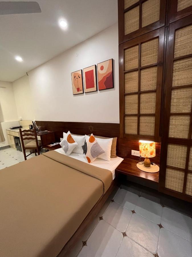 Casa Mel Hotel Puducherry Buitenkant foto